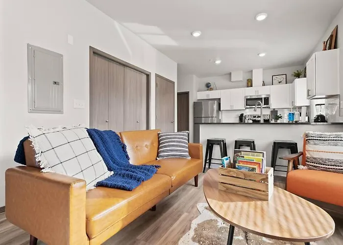 New 2 Bed 2 Bath Near Perry District And Dt