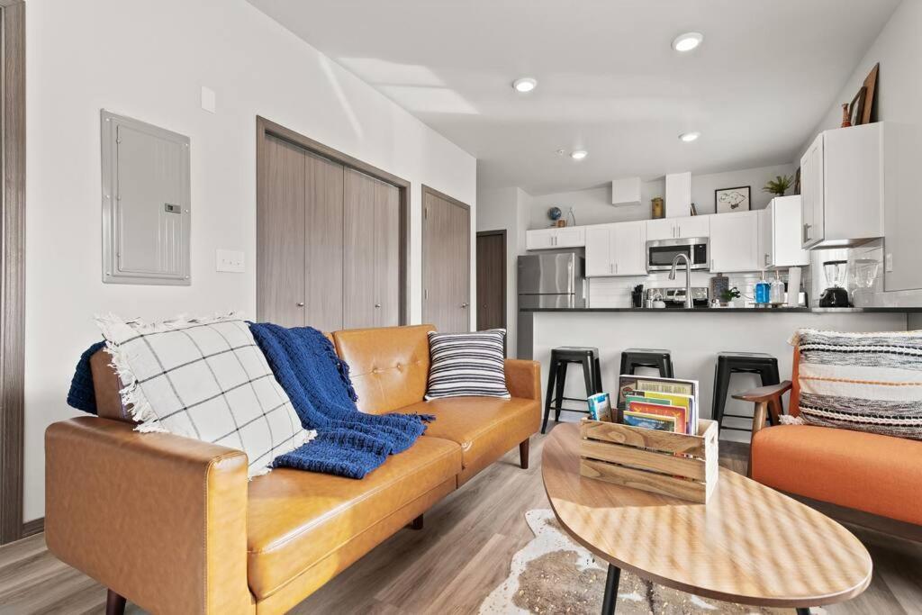 New 2 Bed 2 Bath Near Perry District And Dt *