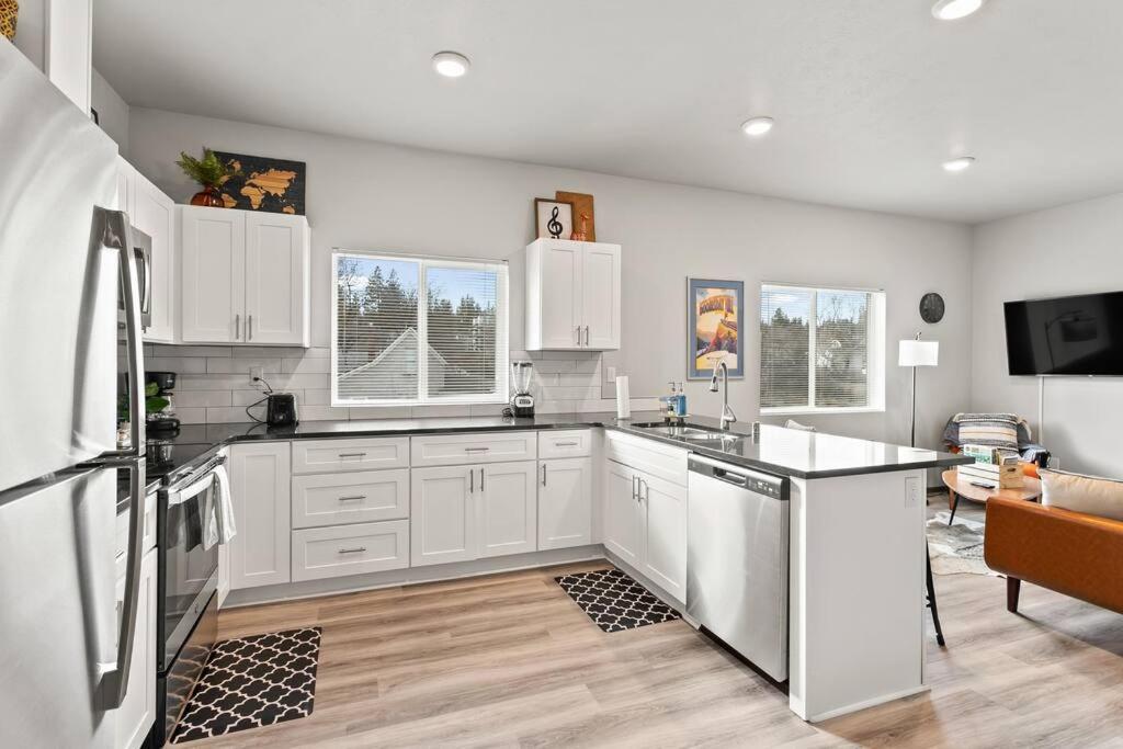 Apartment New 2 Bed 2 Bath Near Perry District And Dt