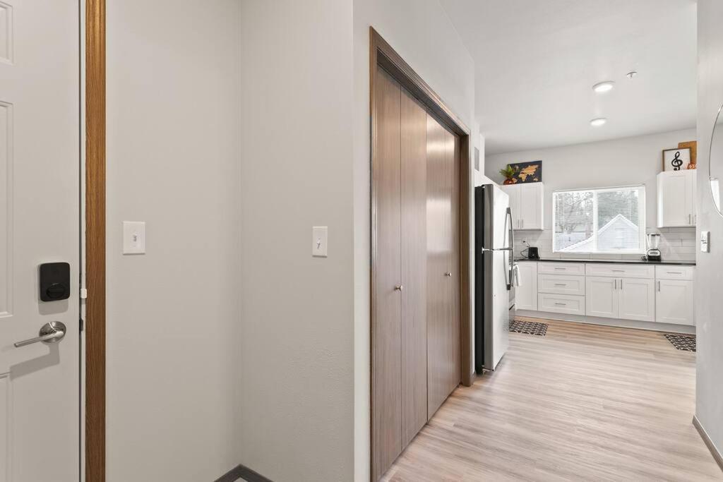 New 2 Bed 2 Bath Near Perry District And Dt *