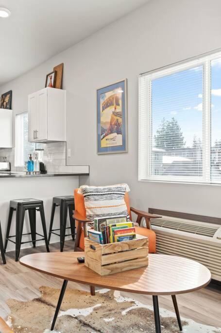 New 2 Bed 2 Bath Near Perry District And Dt Apartment