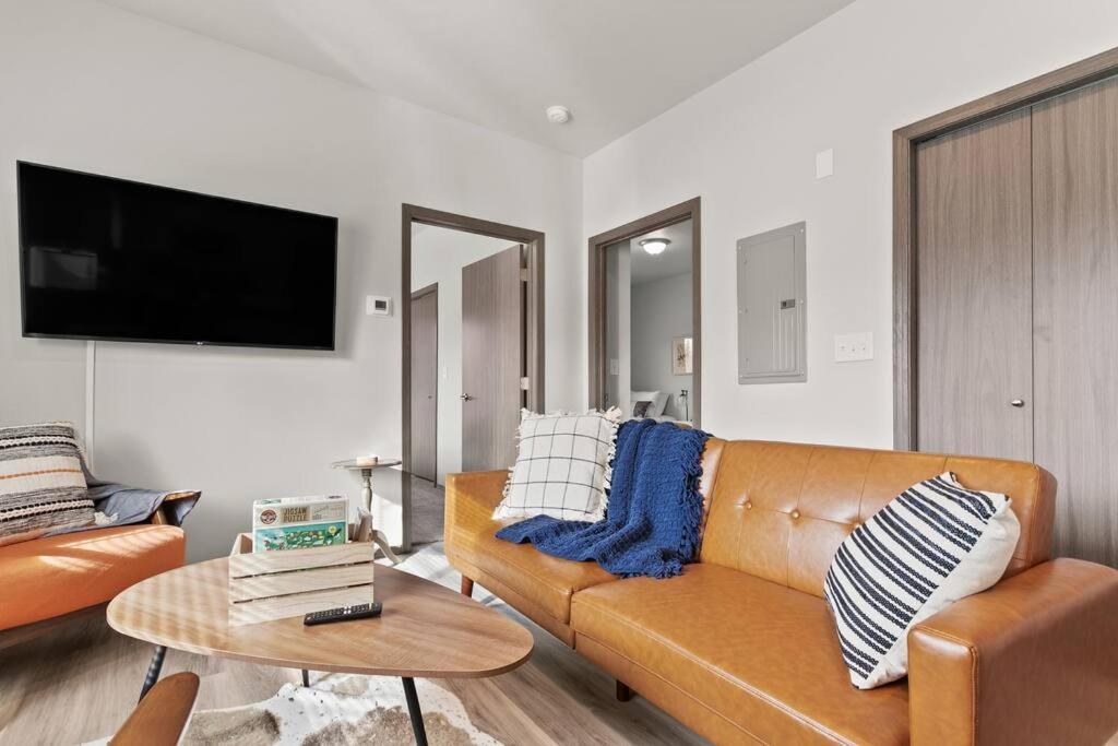 New 2 Bed 2 Bath Near Perry District And Dt